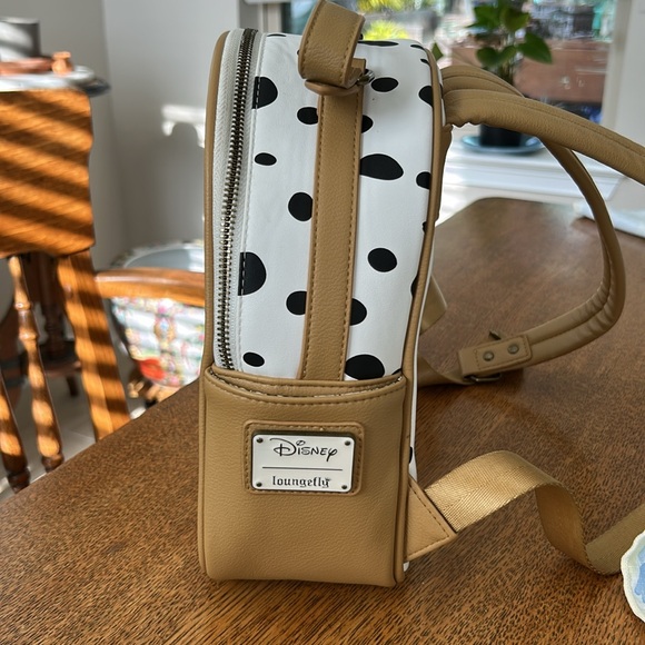 Disney’s 101 Dalmatian cookie backpack in Brown’s white and black like new - Picture 3 of 9